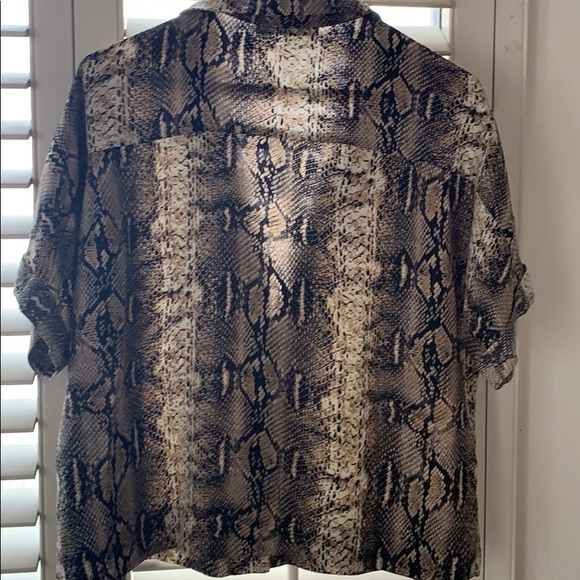 Python button down size small - Picture 4 of 4